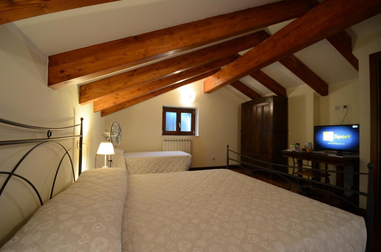 Mirbea Bed & Breakfast Cisano sul Neva Exterior photo